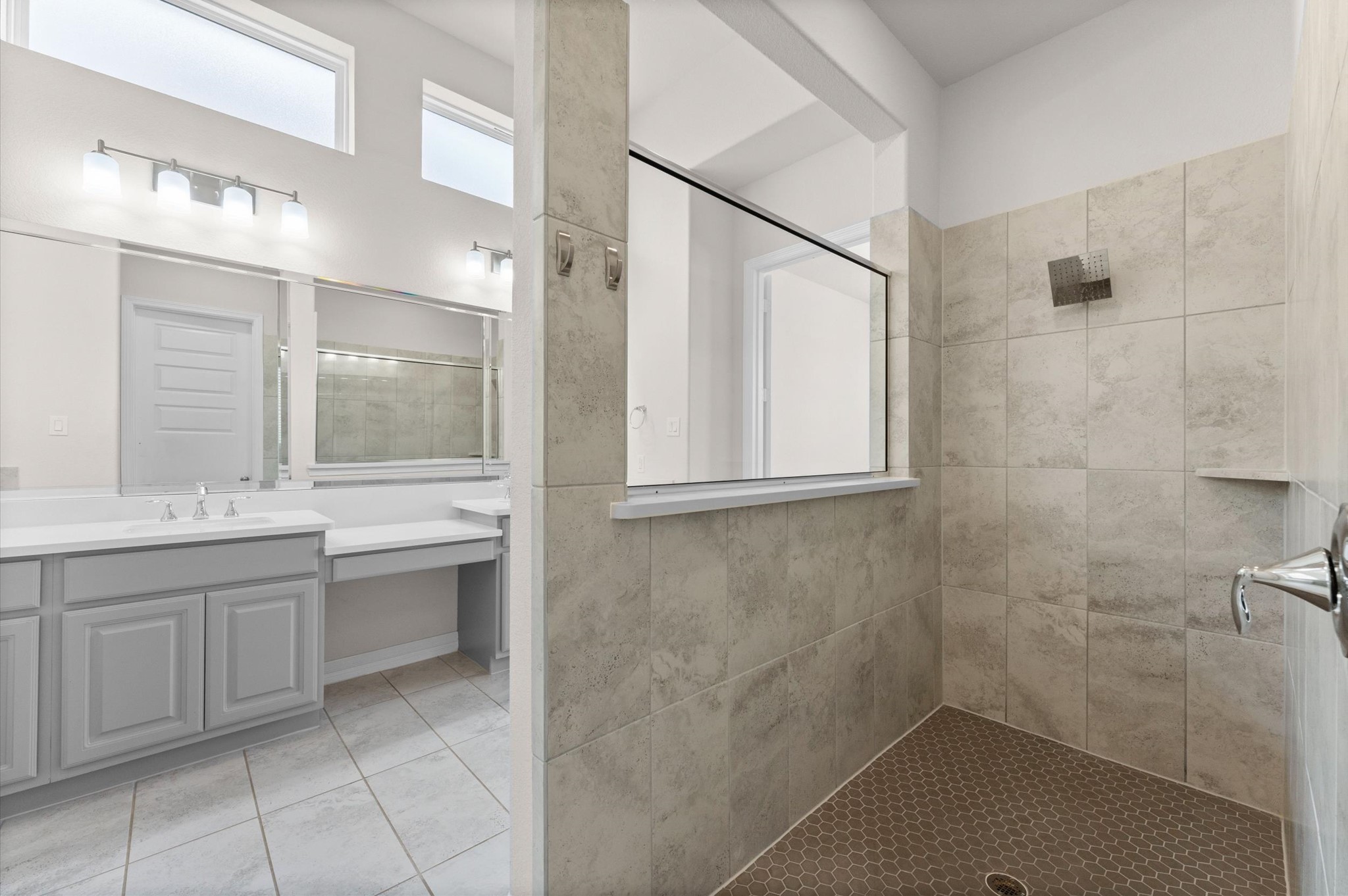 10106 Blythe Street Rosharon, TX 77583 - Photo 24 of 46 Primary En-Suite Bathroom