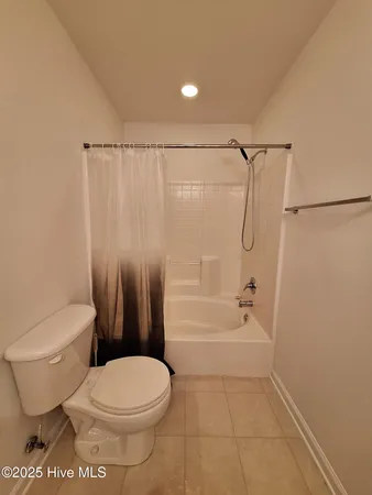$1,300 | 2207 Locksley Woods Drive, Unit E, Greenville, NC 27858