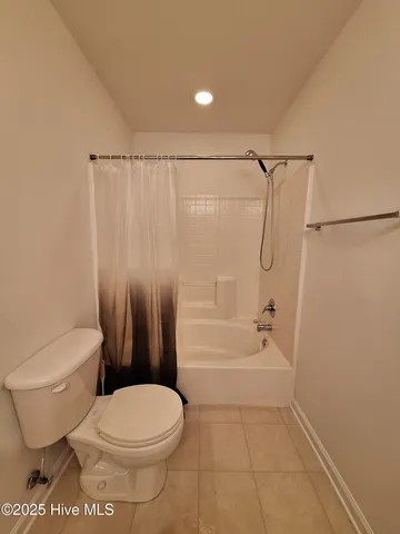 $1,300 | 2207 Locksley Woods Drive, Unit E, Greenville, NC 27858