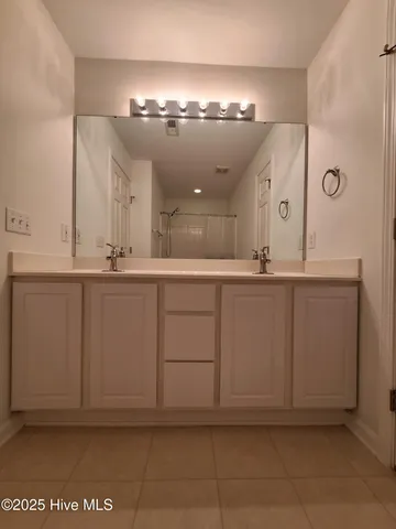 $1,300 | 2207 Locksley Woods Drive, Unit E, Greenville, NC 27858