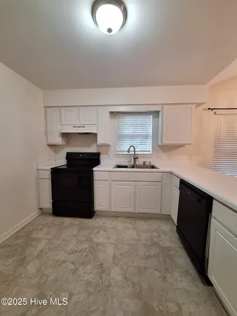 $1,300 | 2207 Locksley Woods Drive, Unit E, Greenville, NC 27858