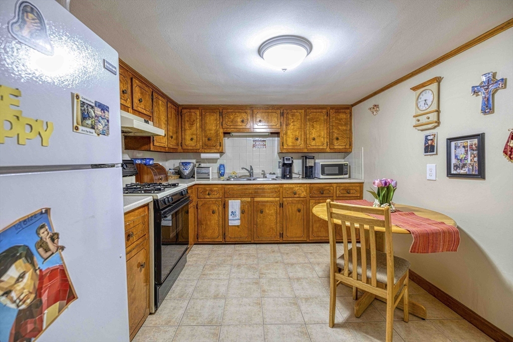 321 Embert Street Fall River, MA 02721 - Photo 13 of 31 Gallery Image 13