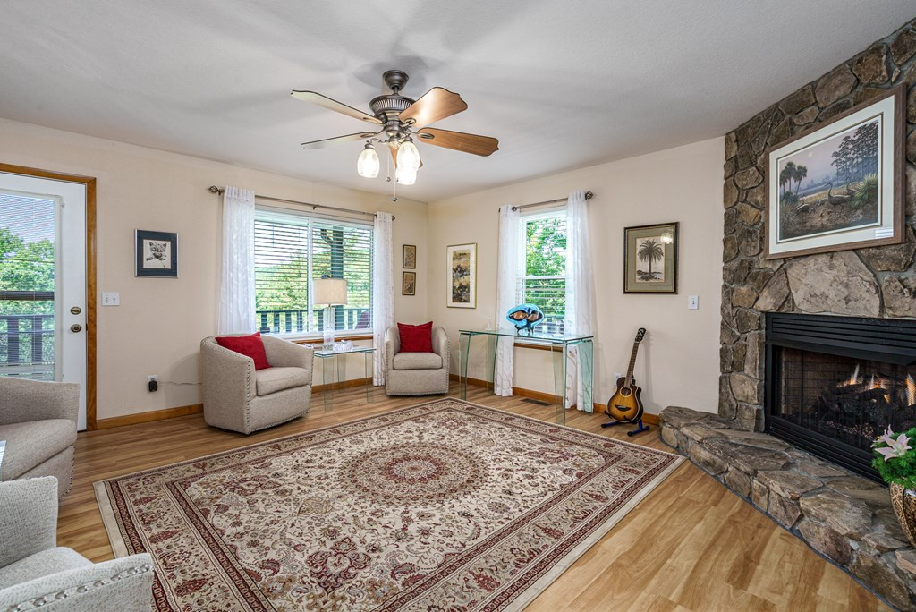 81 Trinity Drive Murphy, NC 28906 - Photo 4 of 46
