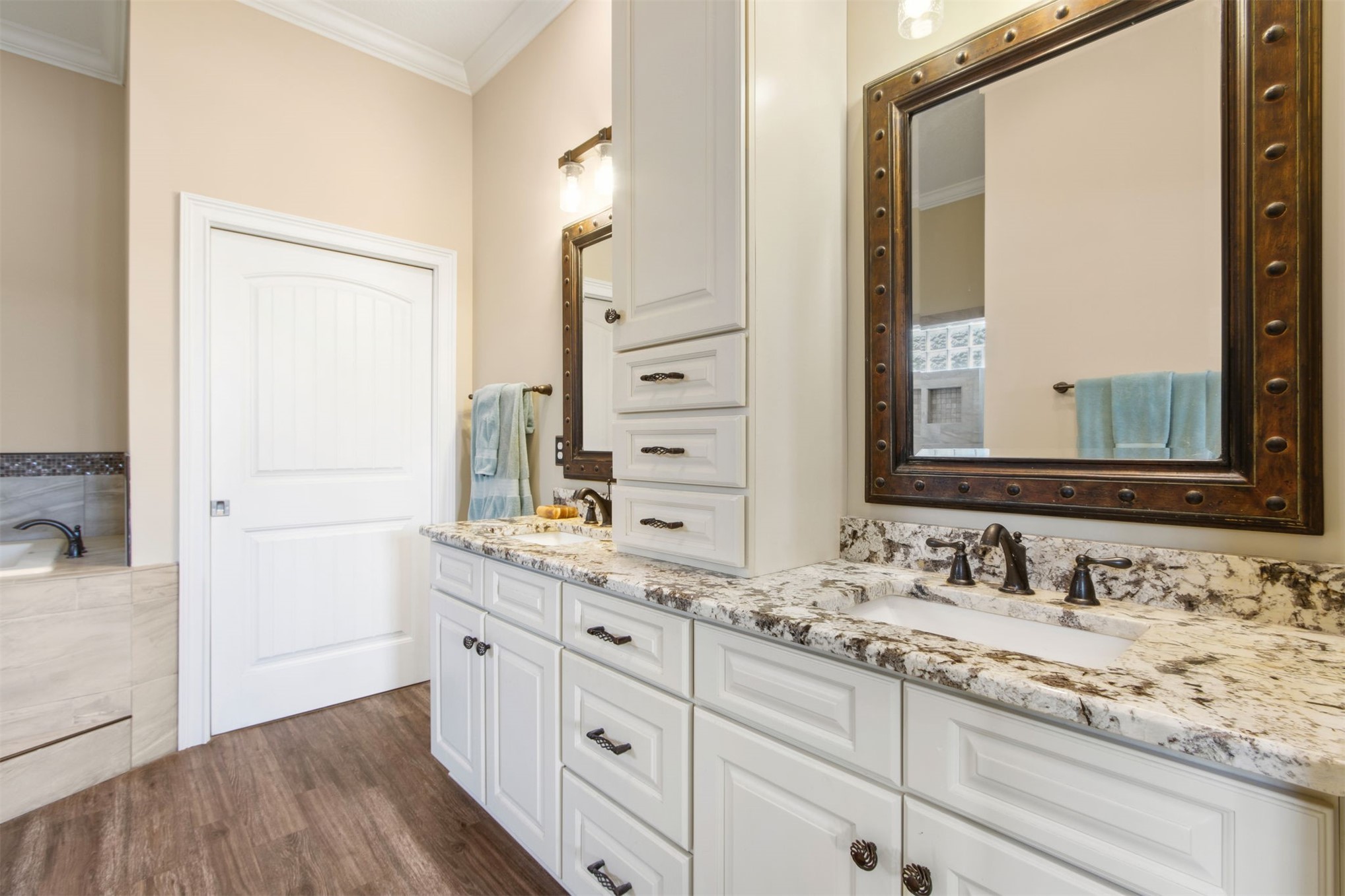 1900 Sycamore Lane Fernandina Beach, FL 32034 - Photo 15 of 54 a bathroom with a granite countertop sink and a mirror