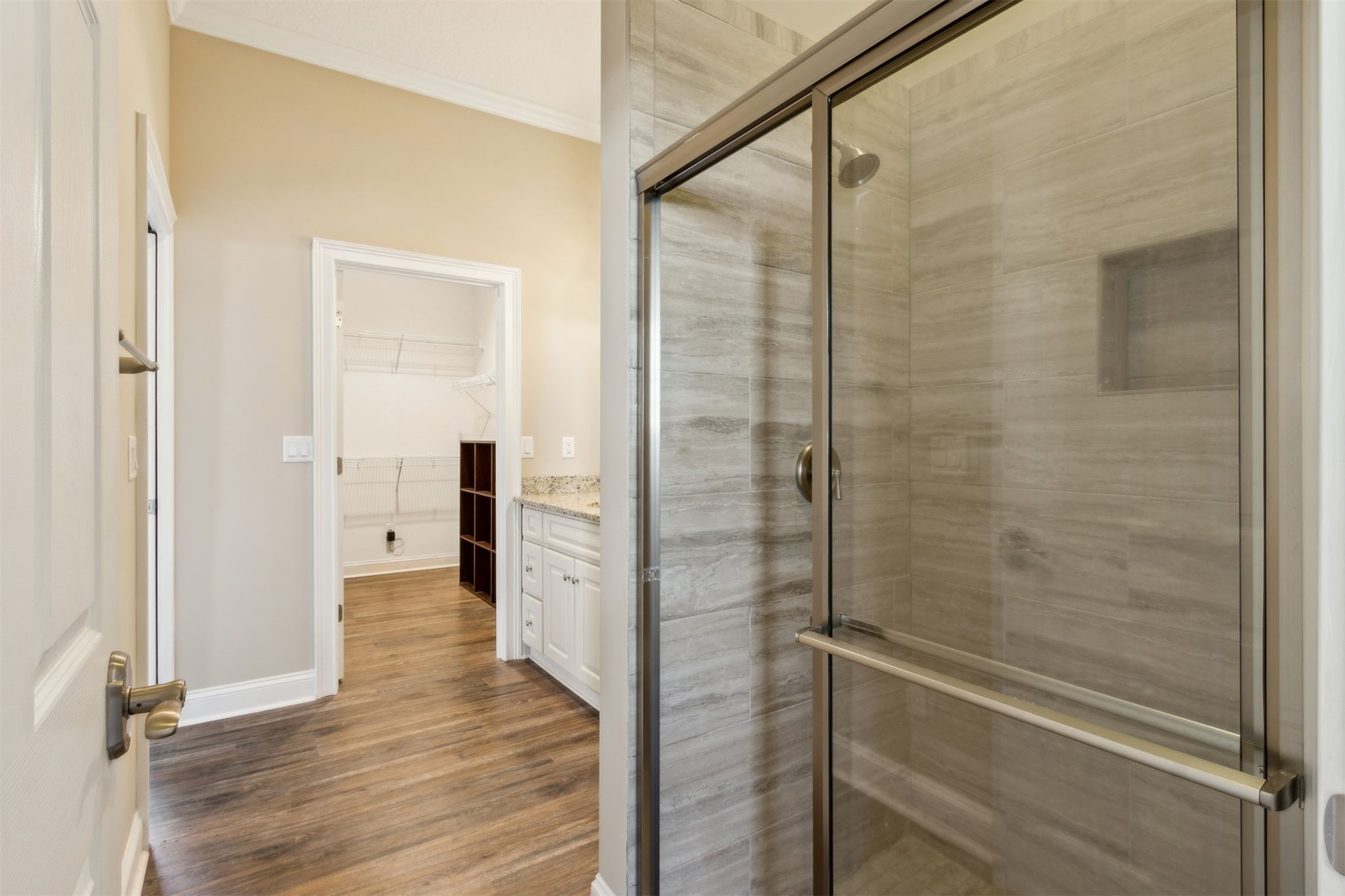 1900 Sycamore Lane Fernandina Beach, FL 32034 - Photo 38 of 54 a bathroom with a glass shower door