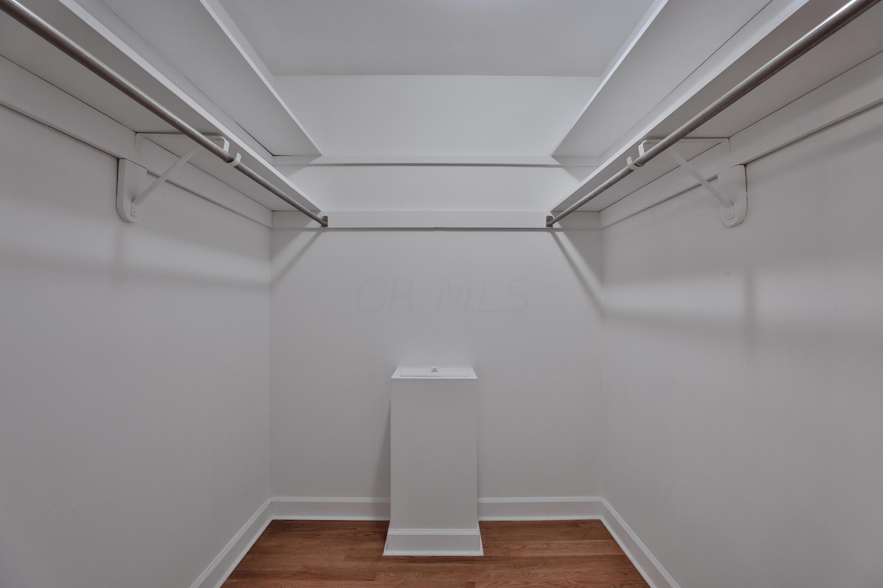 2217 Haverford Road Columbus, OH 43220 - Photo 27 of 50 2217-Haverford-48