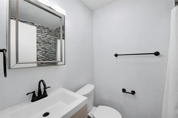 $1,950 | 503 Bellmar Lane, Friendswood, TX 77546