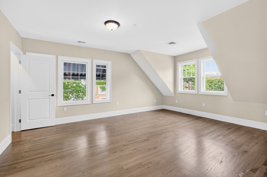 152 Washington Street, Unit 3 Boston, MA 02135 - Photo 7 of 22