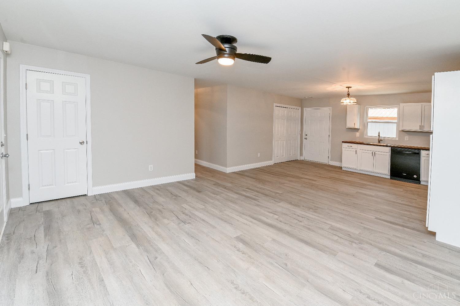 2380 Ebenezer Road Cincinnati, OH 45233 - Photo 7 of 31