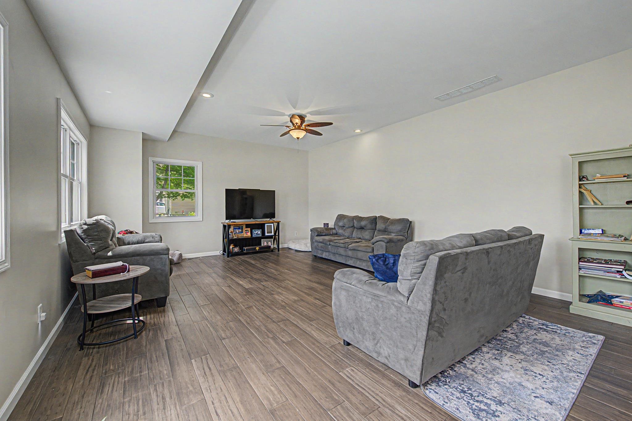 2128 Lancaster Heights Road Freeport, IL 61032 - Photo 3 of 32