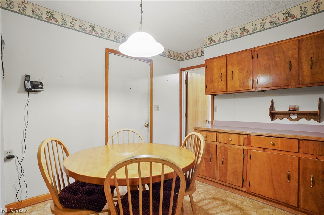 9865 Whippoorwill Road Diamond, OH 44412 - Photo 6 of 21 Gallery Image 6