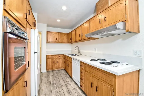 $299,000 | 540 Oakdale Lane, Unit A, El Cajon, CA 92021