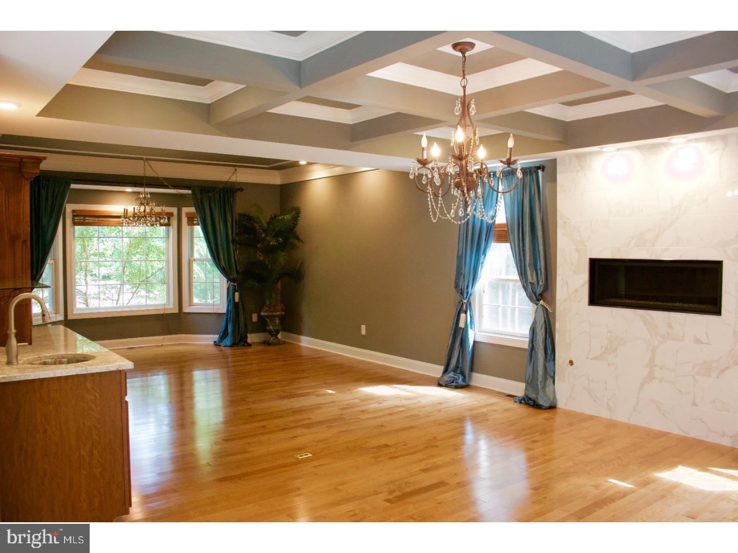 128 Jackson Road Medford, NJ 08055 - Photo 5 of 20 Living Room