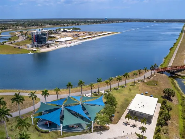 $745,000 | 8318 Planters Knoll Terrace, Bradenton, FL 34201