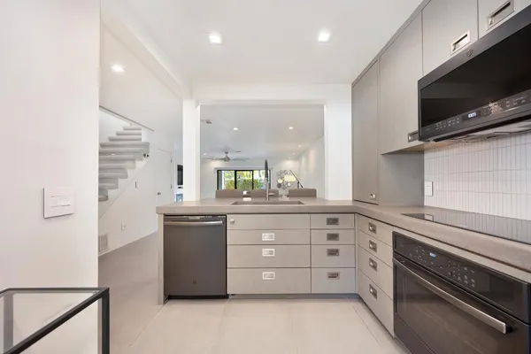 $435,000 | 2840 Sherwood Avenue, Unit A, Modesto, CA 95350