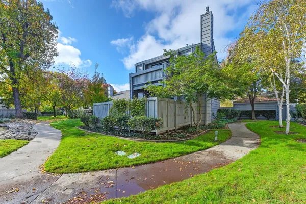$435,000 | 2840 Sherwood Avenue, Unit A, Modesto, CA 95350