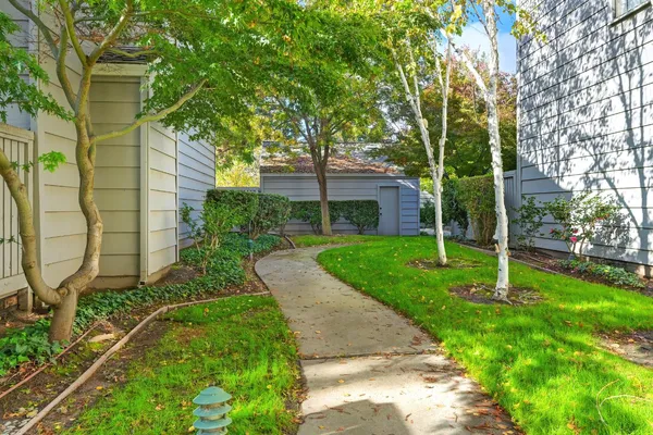 $435,000 | 2840 Sherwood Avenue, Unit A, Modesto, CA 95350