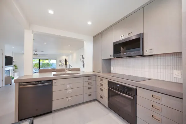 $435,000 | 2840 Sherwood Avenue, Unit A, Modesto, CA 95350
