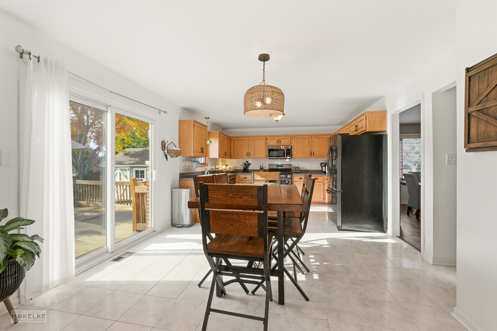 814 Edgewater Drive Minooka, IL 60447 - Photo 14 of 46 a dining room with furniture and window