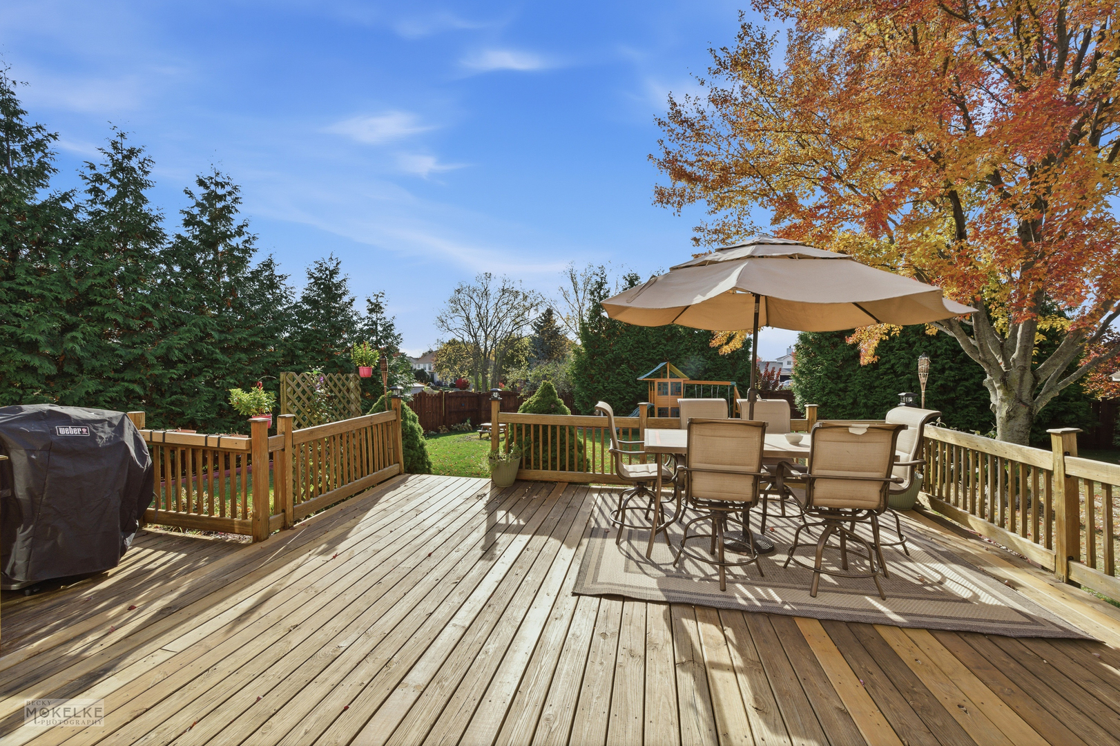 814 Edgewater Drive Minooka, IL 60447 - Photo 37 of 46 a view of a chairs and table on the wooden floor