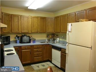 52 Middle Road Levittown, PA 19056 - Photo 3 of 12 Gallery Image 3