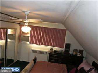 52 Middle Road Levittown, PA 19056 - Photo 10 of 12 Gallery Image 10