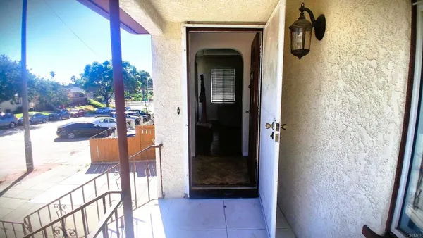 $3,550 | 3930 Marine View Avenue, San Diego, CA 92113