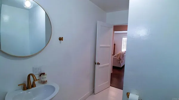 $3,550 | 3930 Marine View Avenue, San Diego, CA 92113