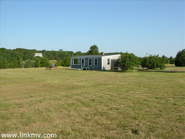 143 Pond View Farm Road West Tisbury, MA 02568 - Photo 2 of 16 http://d1qzqeyxiitrap.cloudfront.net/photos/22759/600/2d2aff30.jpg