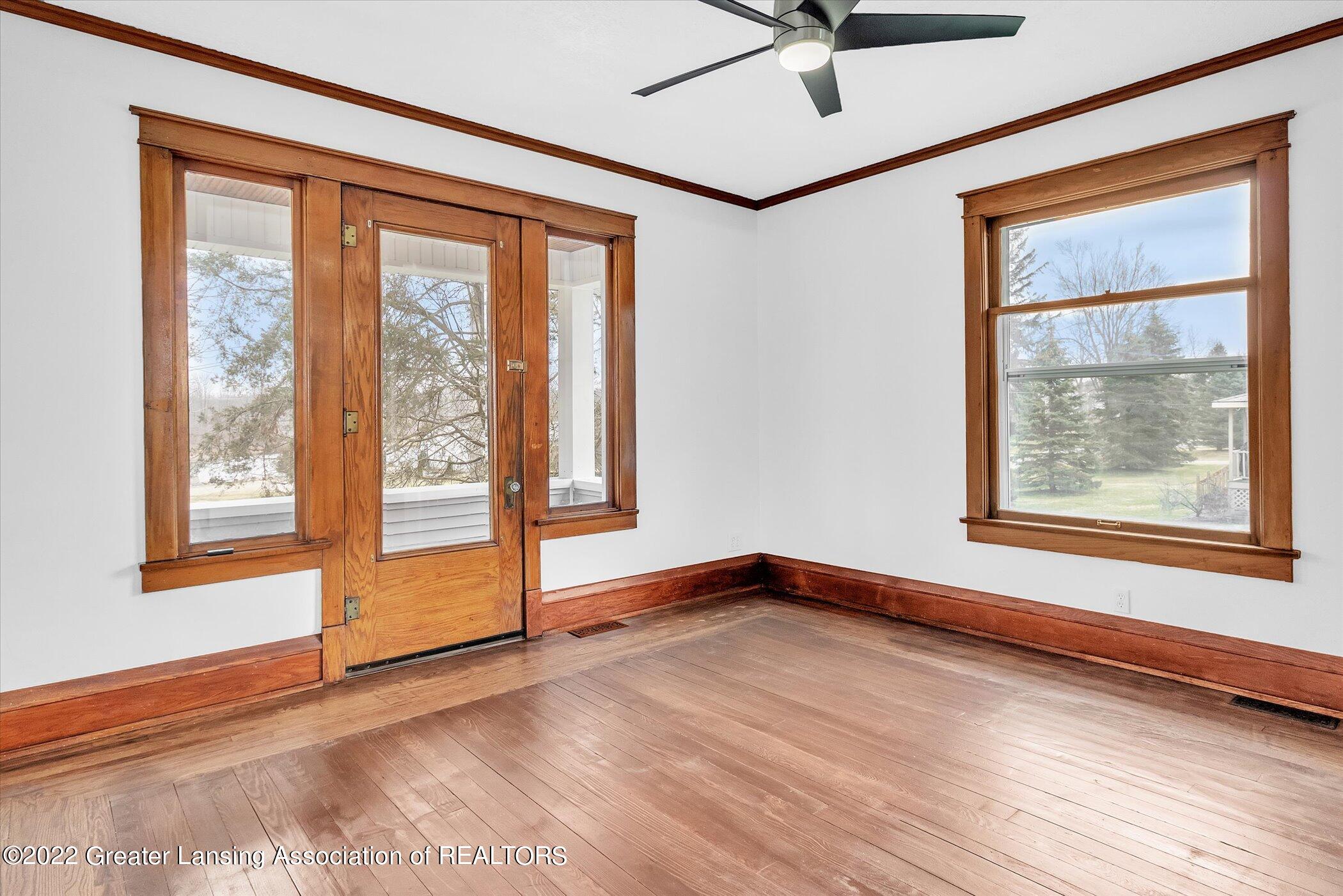 13218 Shaftsburg Road Perry, MI 48872 - Photo 8 of 39 Living Room