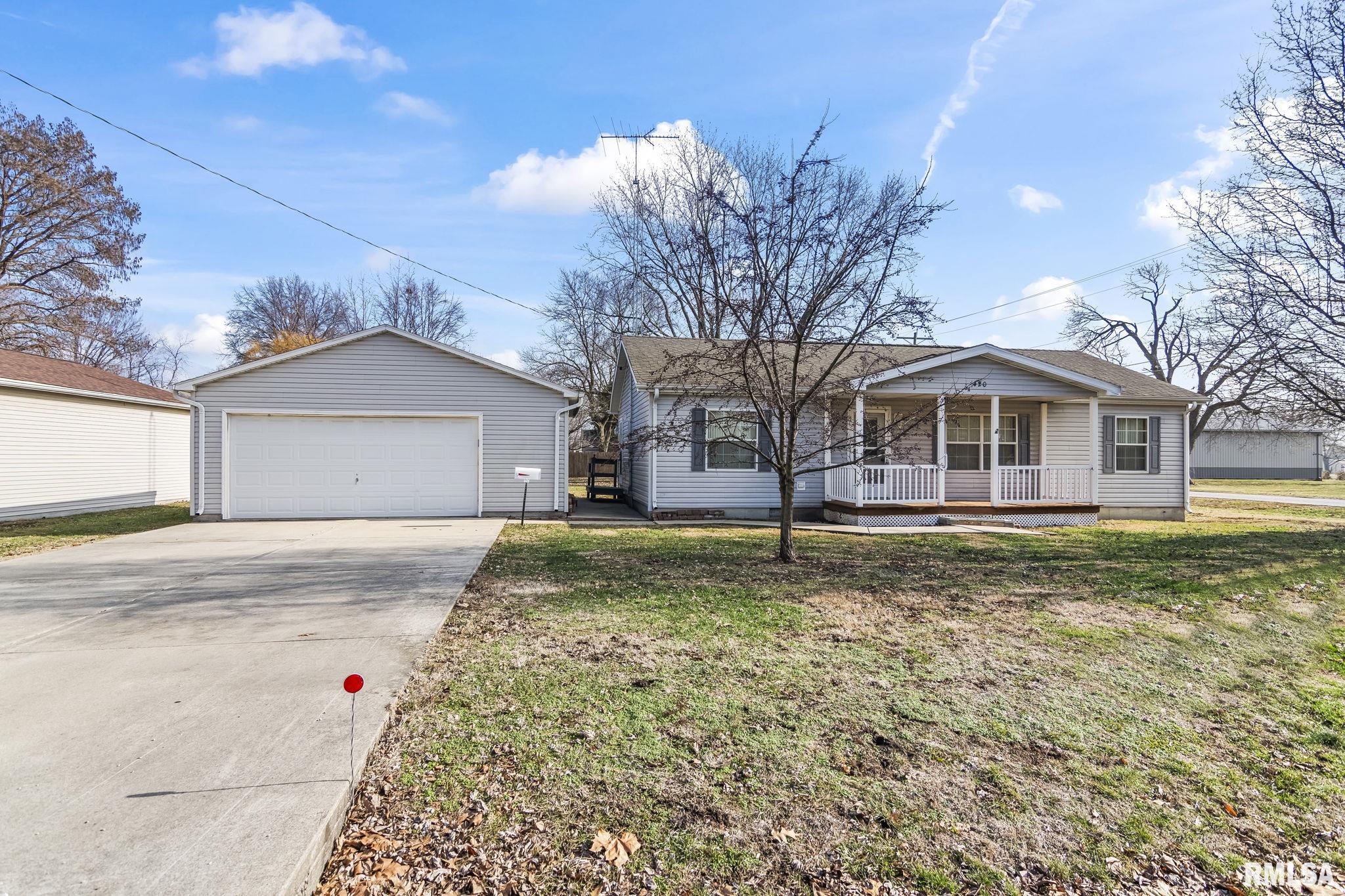 420 South 7th Street Girard, IL 62640 - Photo 2 of 39