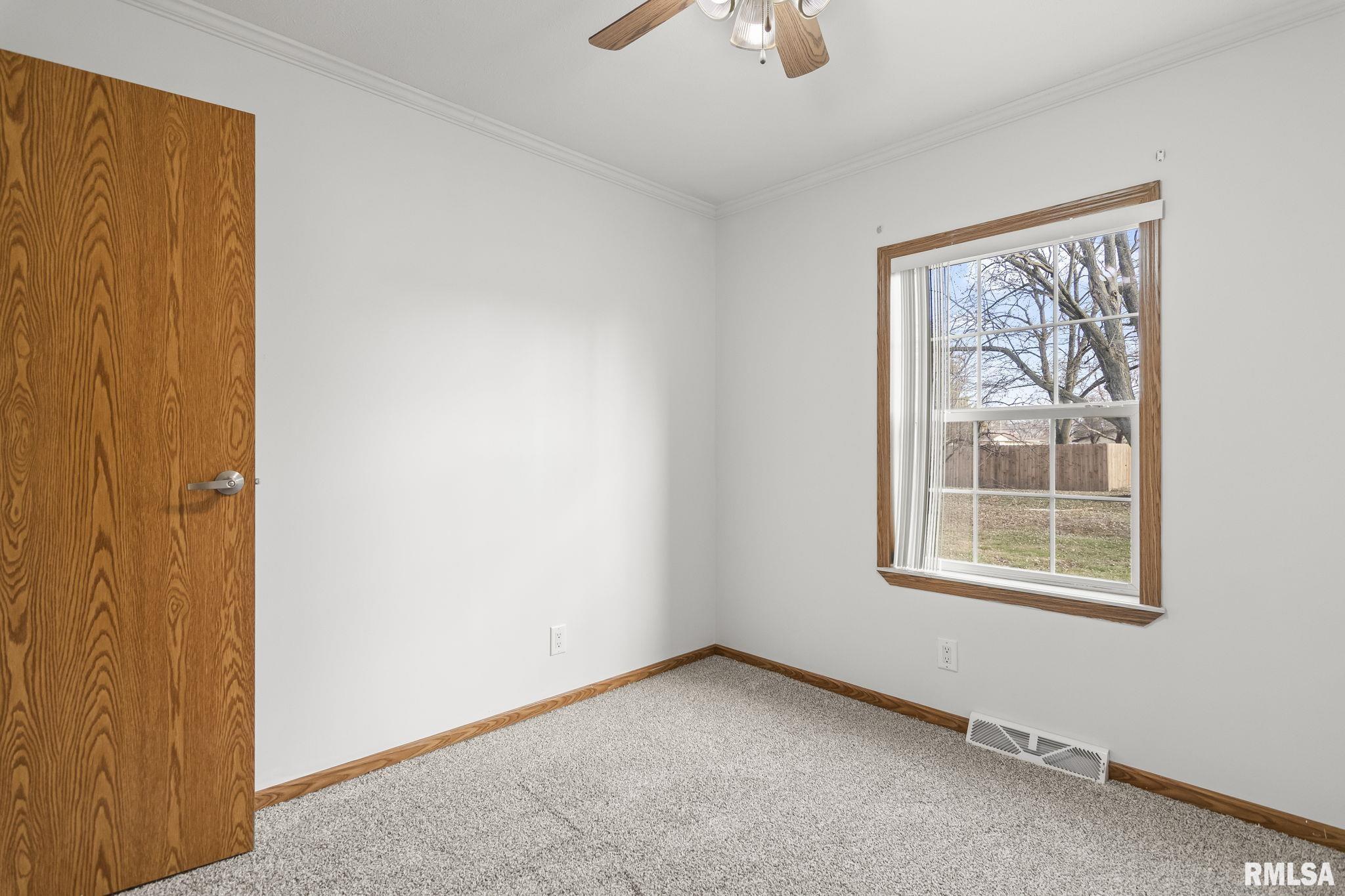 420 South 7th Street Girard, IL 62640 - Photo 24 of 39