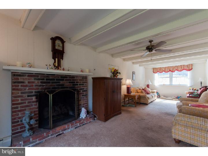 471 Hillendale Road Media, PA 19063 - Photo 15 of 25 Family Room