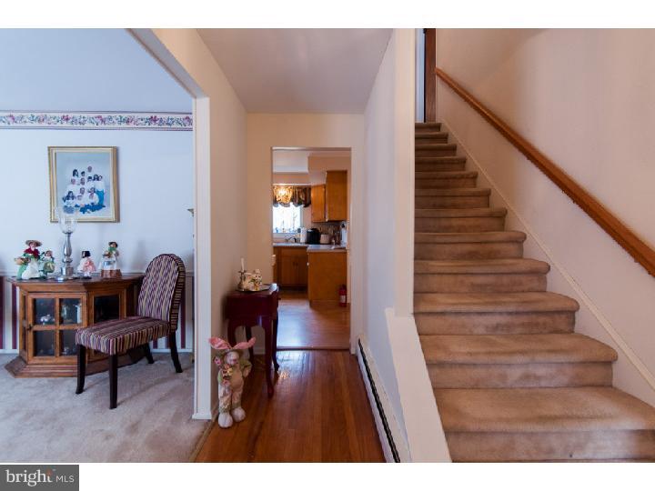 471 Hillendale Road Media, PA 19063 - Photo 3 of 25 Foyer