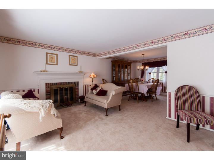 471 Hillendale Road Media, PA 19063 - Photo 6 of 25 Living Room