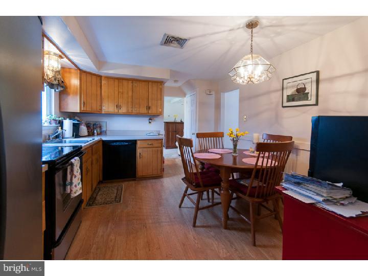 471 Hillendale Road Media, PA 19063 - Photo 10 of 25 Kitchen