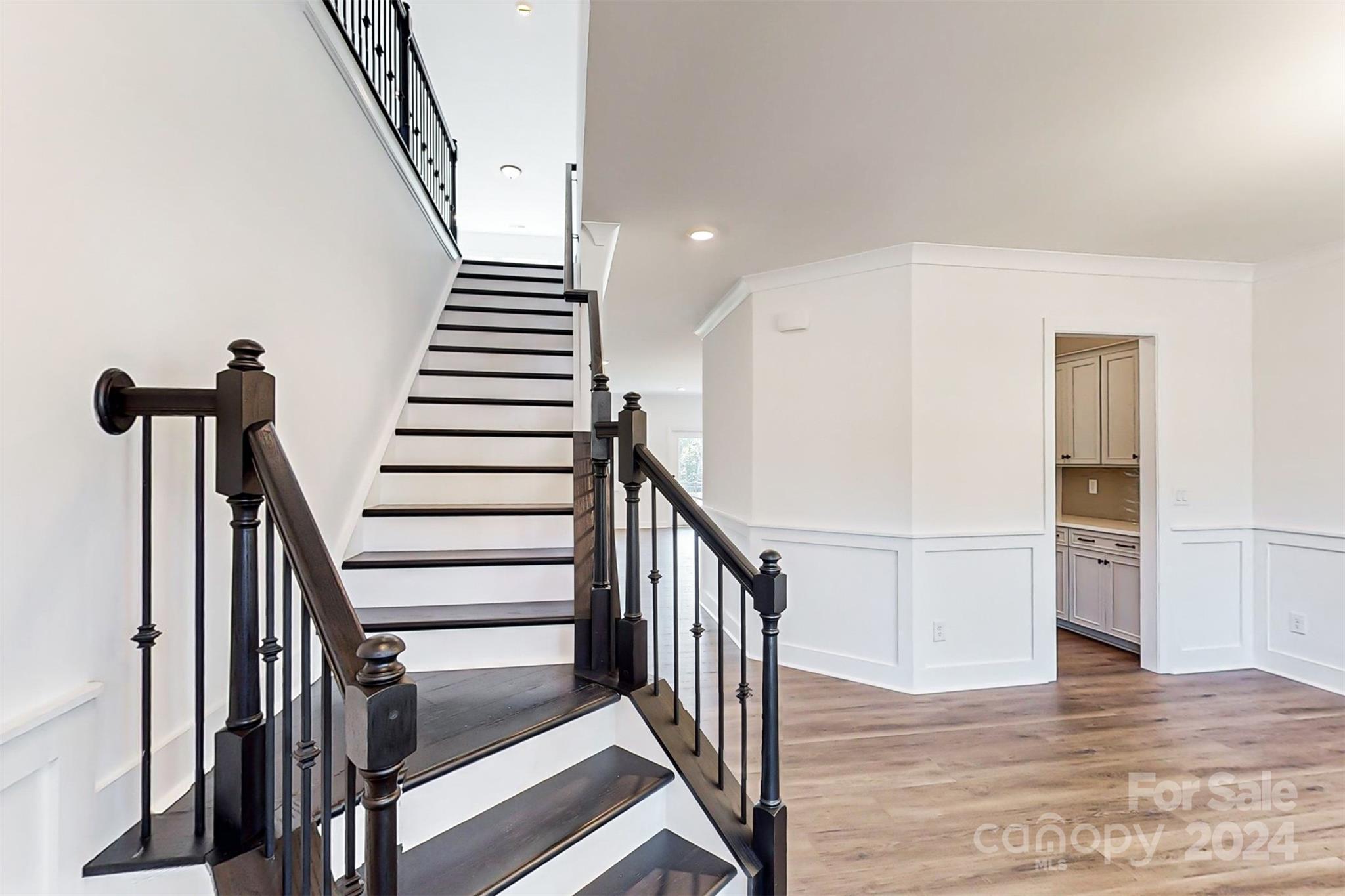 11128 Lochmere Road Charlotte, NC 28278 - Photo 2 of 20 Gallery Image 2