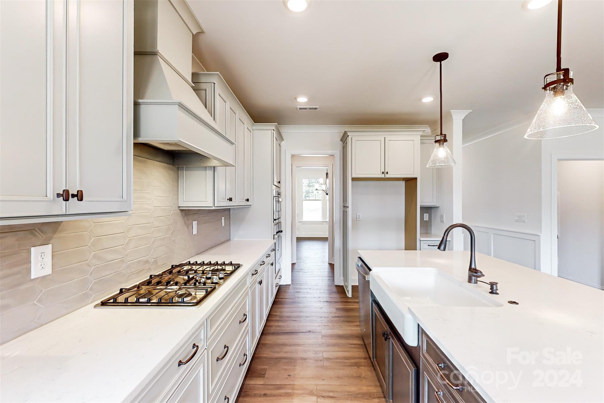 11128 Lochmere Road Charlotte, NC 28278 - Photo 5 of 20 Gallery Image 5