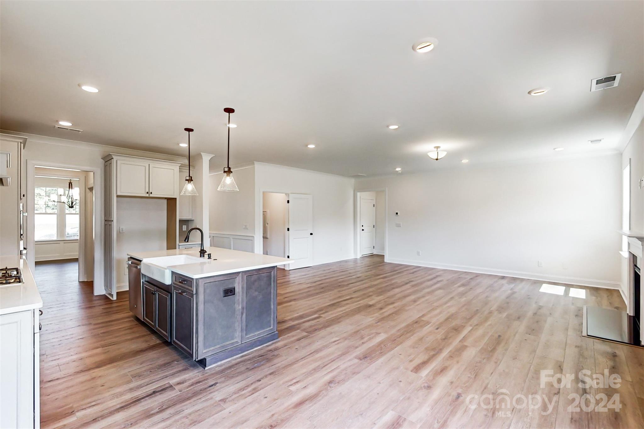 11128 Lochmere Road Charlotte, NC 28278 - Photo 8 of 20 Gallery Image 8