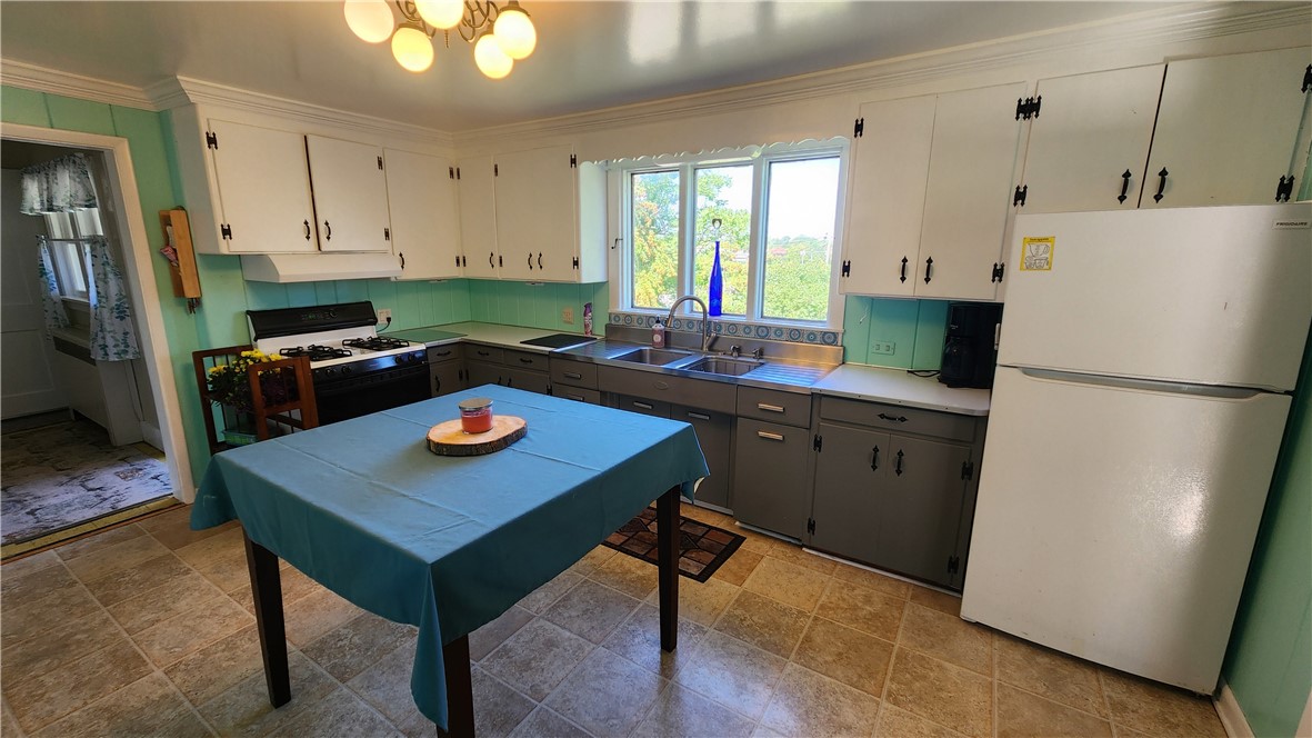 1128 Ridge Road Webster, NY 14580 - Photo 9 of 39