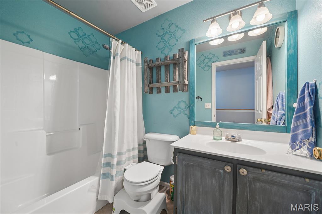2265 Fairway High Ridge, MO 63049 - Photo 13 of 23