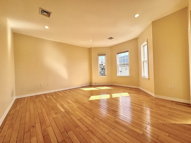 $3,000 | 22 Elmore Street, Unit 3, Boston, MA 02119