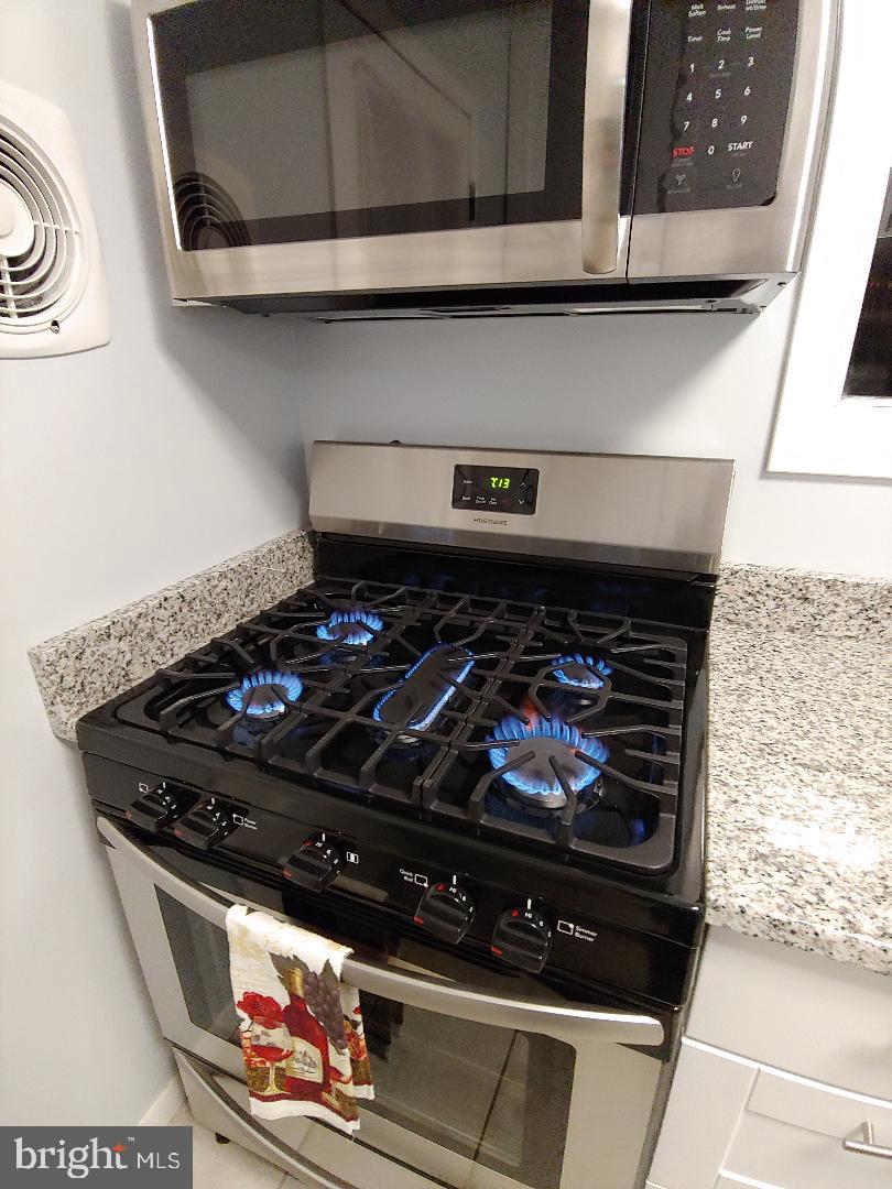 8725 Stockwell Road Baltimore, MD 21234 - Photo 3 of 9 5 burner gas stove