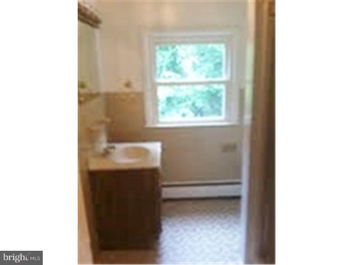 222 Jupiter Road Newark, DE 19711 - Photo 13 of 15 Bathroom