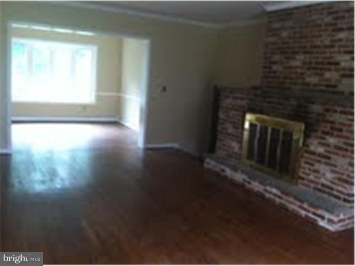 222 Jupiter Road Newark, DE 19711 - Photo 8 of 15 Living Room