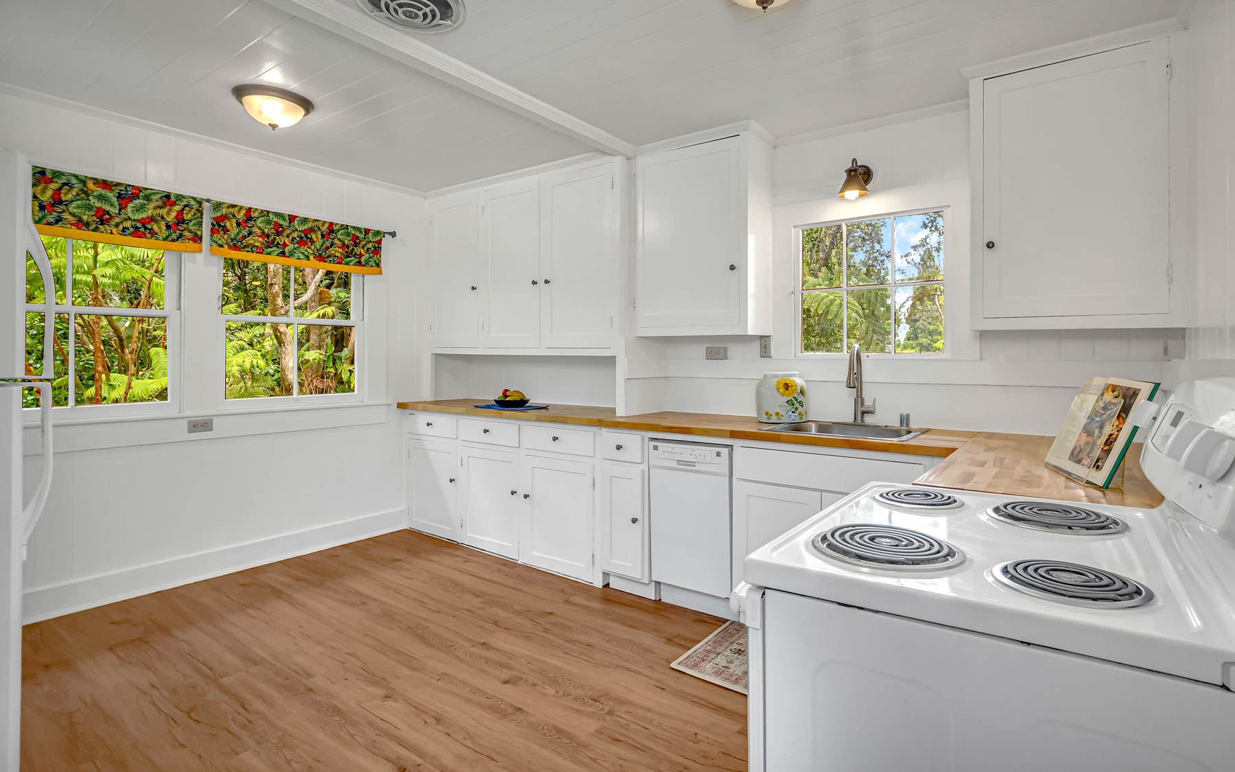 19-4144 Haunani Road Volcano, HI 96785 - Photo 14 of 30