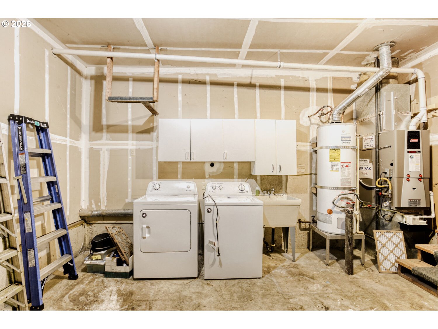 16474 Southwest 104th Avenue Portland, OR 97224 - Photo 23 of 28 Garage