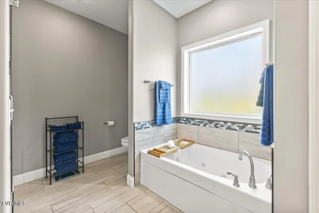 $849,000 | 26 Bethesda Place, Piney Flats, TN 37686