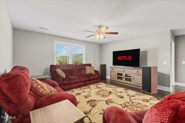 $849,000 | 26 Bethesda Place, Piney Flats, TN 37686