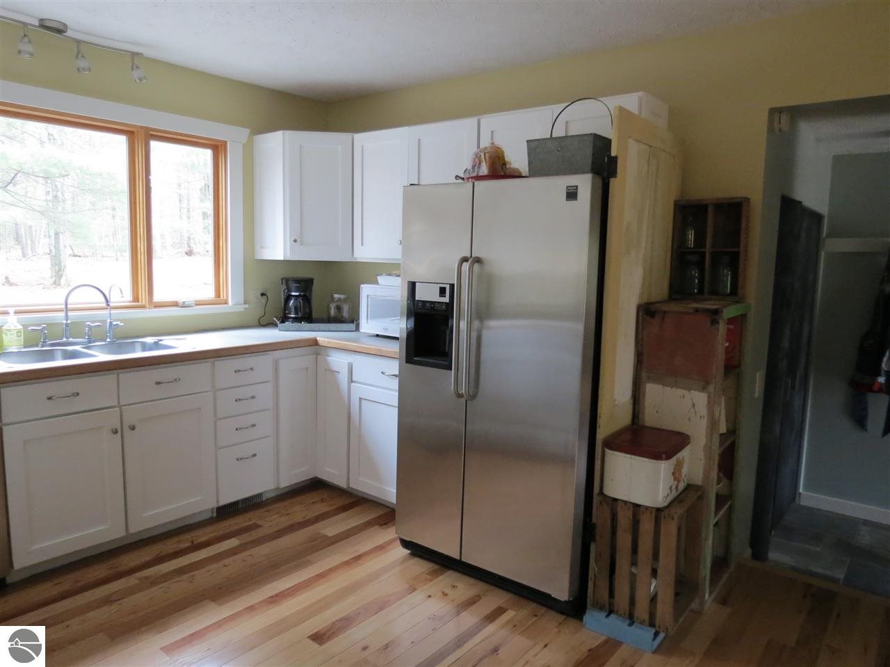 559 West Long Lake Road Traverse City, MI 49685 - Photo 10 of 23 1785157-9.JPG